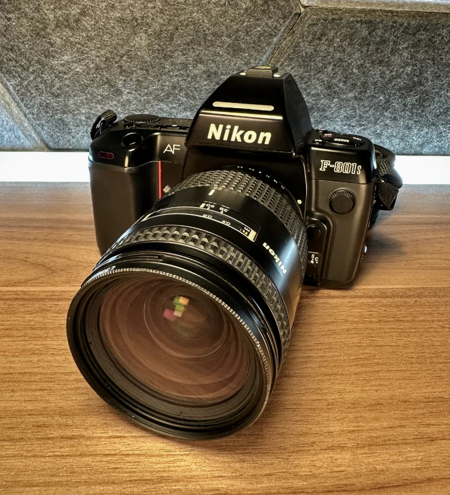 Nikon F-801s